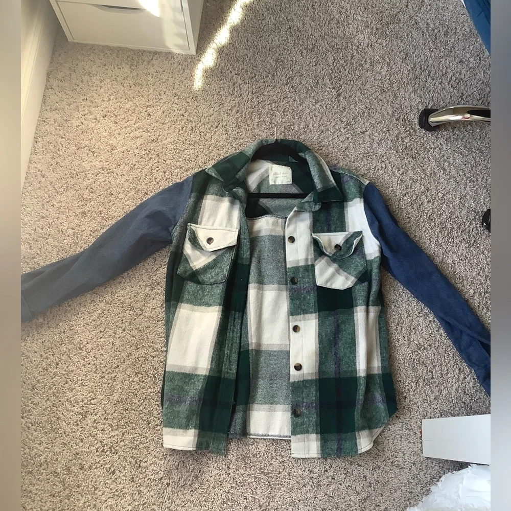 Altar’d State Flannel - Picture 1 of 15